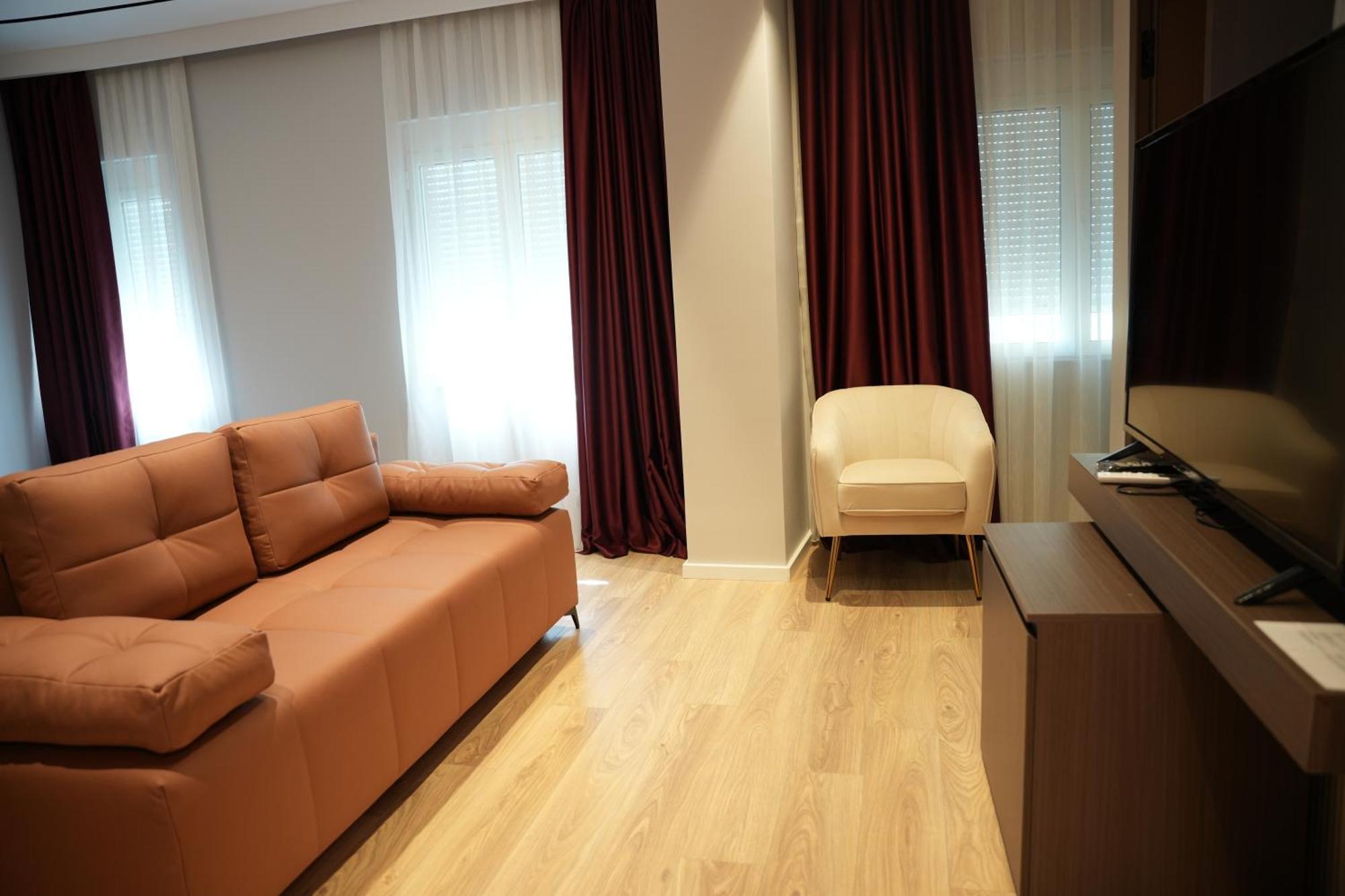 Aquila D Durres